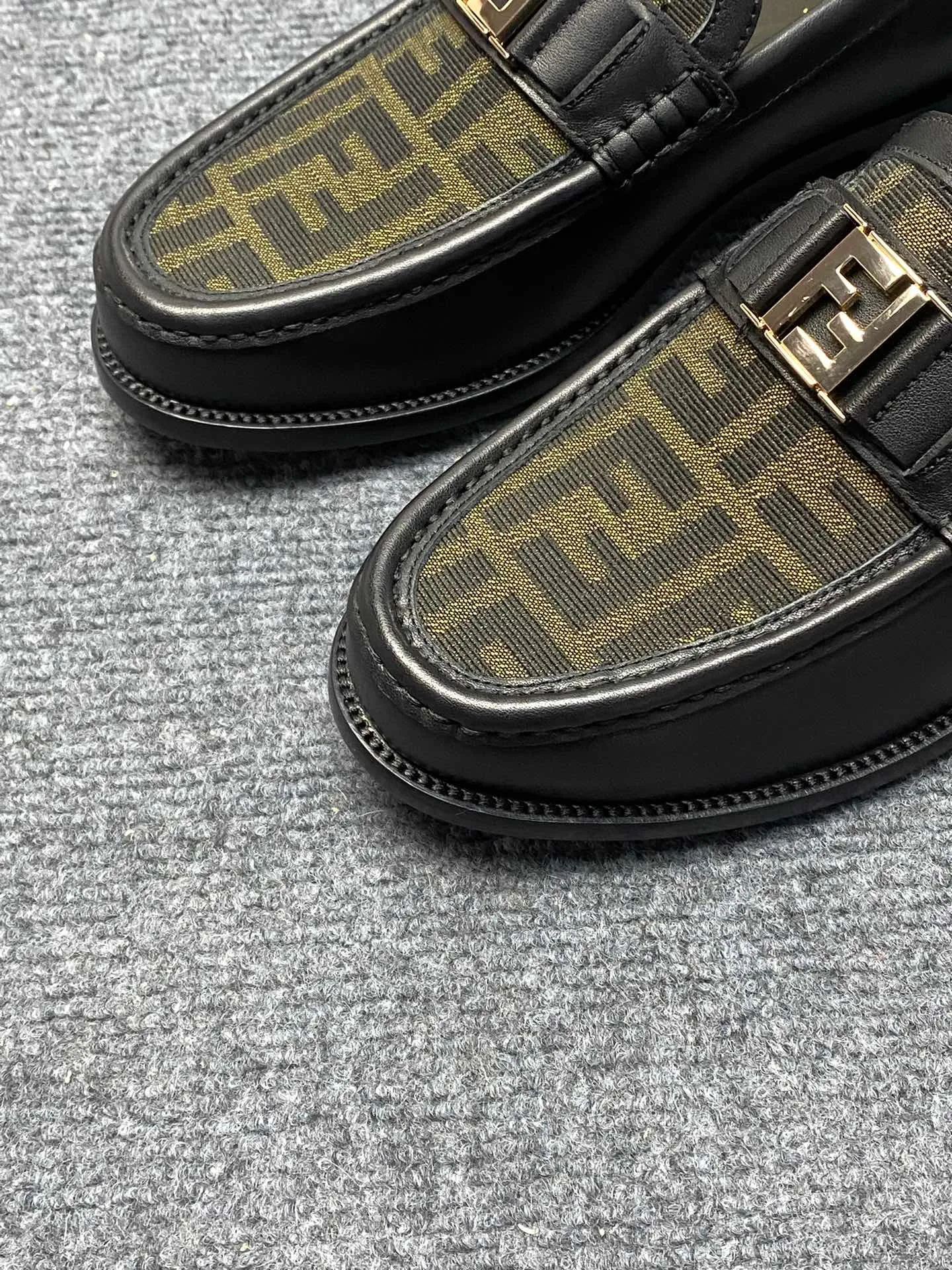 Men's Men's Shoes Men's Men's Shoes 💰900FENDI Fendi Men's Breathable and Comfortable Leather Shoes. Original development. The leather outsole is made of leather. Counters copy one to one. Imported counter cowhide. Imported water dyes cattle. 38 to 44. (45.46. can be ordered. 47.